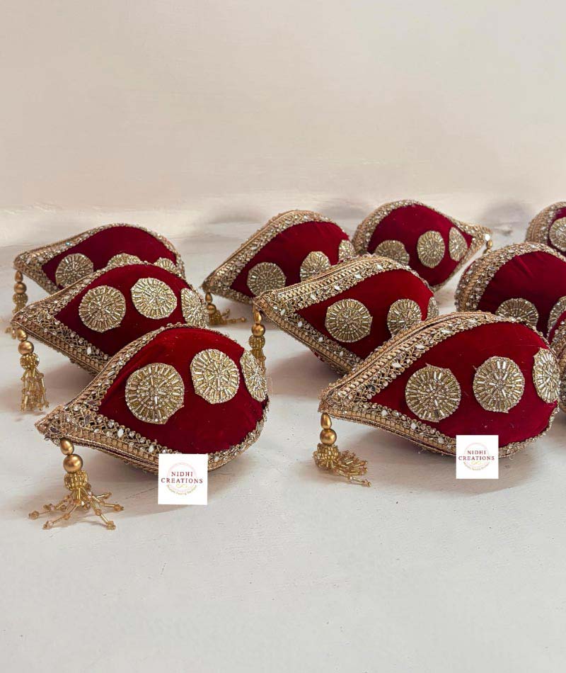 19 Red Velvet Polki Nariyal - Image 1